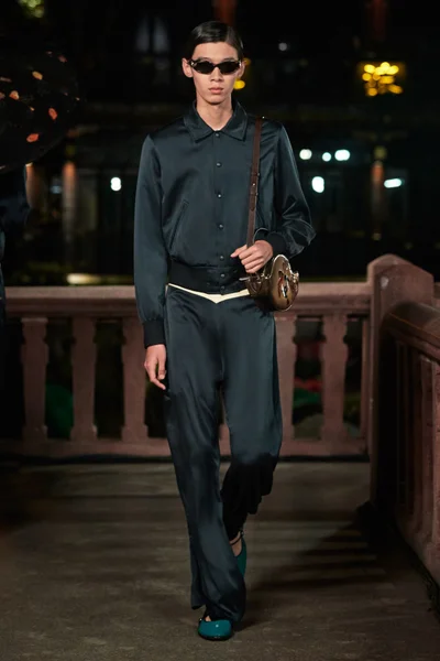 Look 54